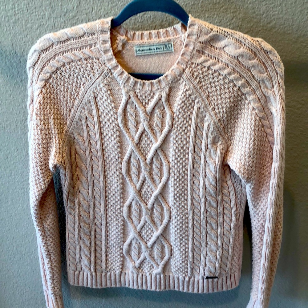 Abercrombie pink sweater xs